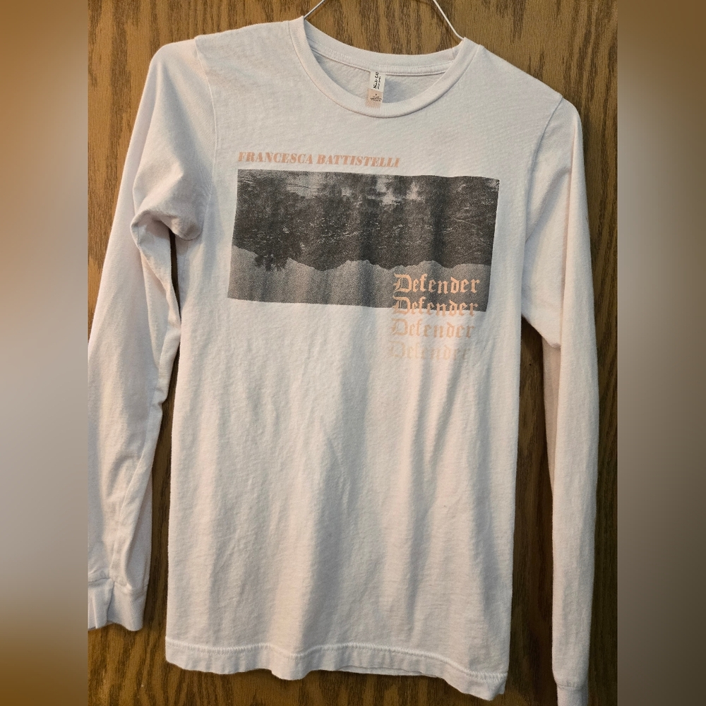 Very cute long sleeve "Defender" concert tee. Size small. - Picture 1 of 10